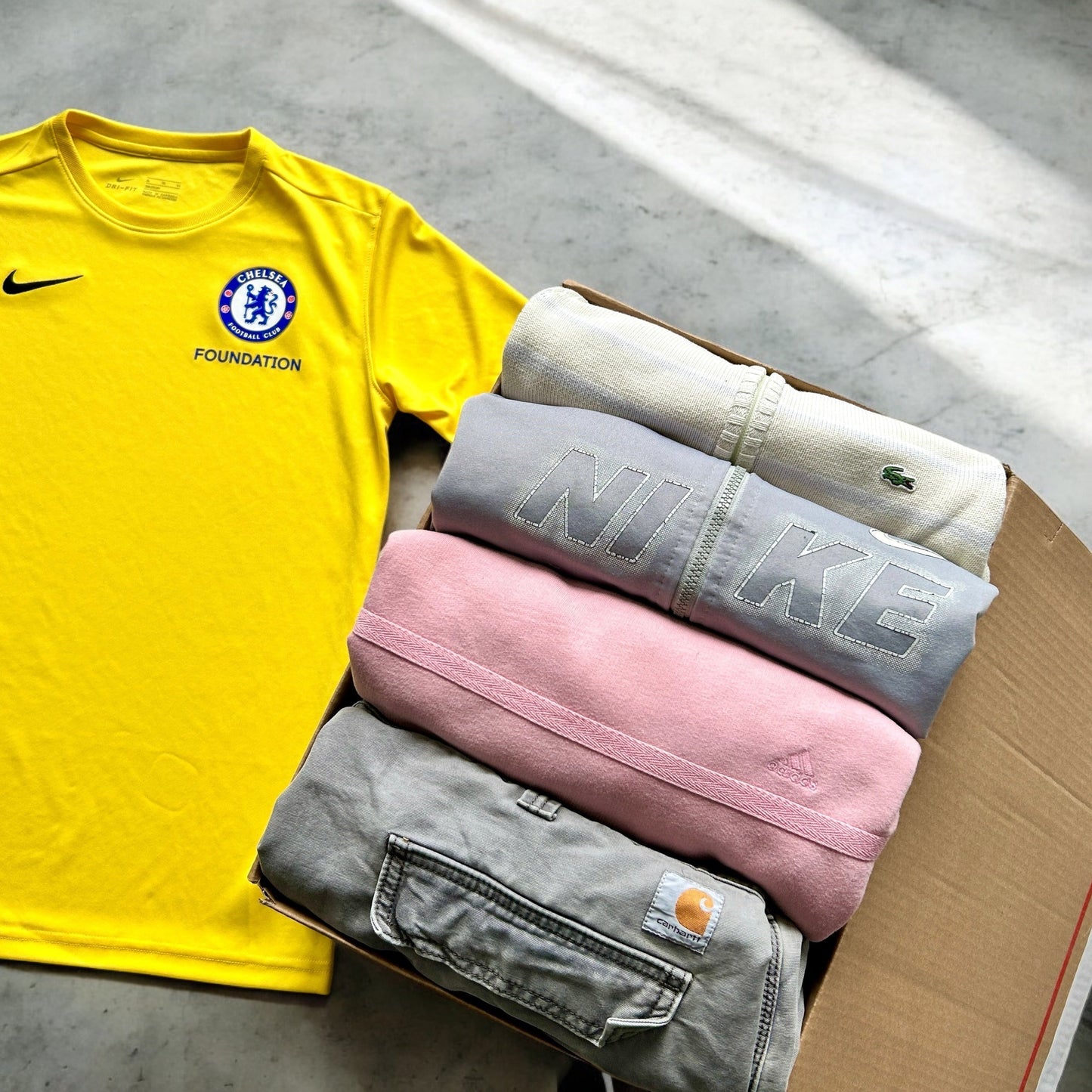 PREMIUM VINTAGE MYSTERY BOX (7-15 PIECES)